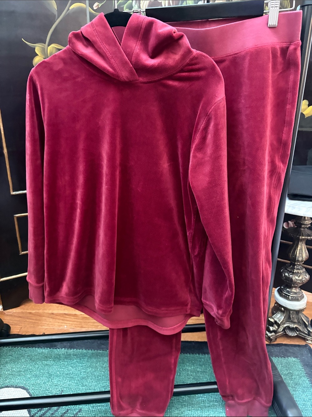 Suzy Shier Burgundy Velour Hoodie & Jogger Set